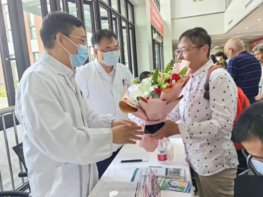 浦東啟動(dòng)首個(gè)腎病腹透健康咨詢服務(wù) 優(yōu)質(zhì)醫(yī)療資源下沉社區(qū)，惠及居民健康